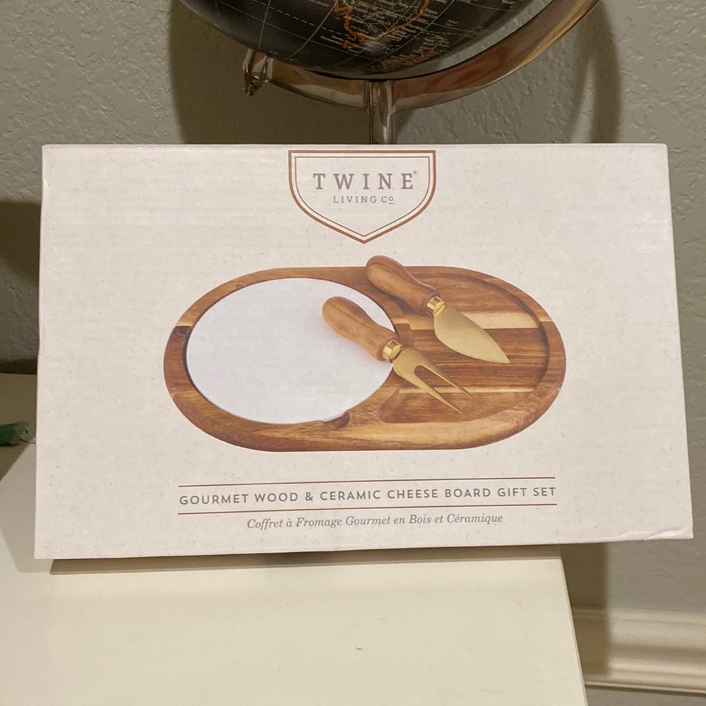 Twine Gourmet wood and ceramic cheese board gift set.